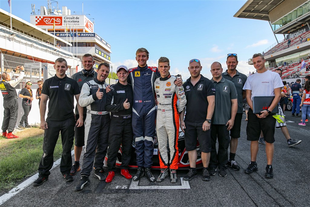 Insight Racing på gridden i Barcelona
(Foto: Petr Fryba)